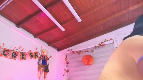 Snapshot of emma_madison_ chatting on October 24, 2025, 12:01 pm emma online show from October 24, 2025, 12:01 pm