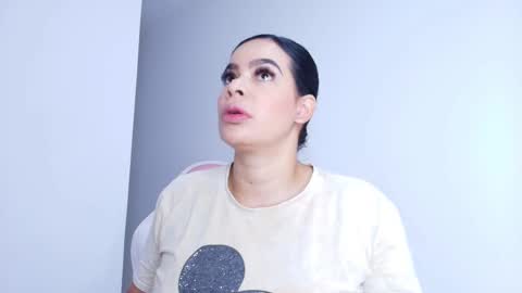 Snapshot of emma_madison_ chatting on November 7, 2025, 11:54 am emma online show from November 7, 2025, 11:54 am