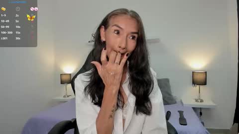 Emma  online show from November 13, 2025, 12:04 pm