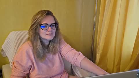emma_misty_ online show from October 13, 2025, 2:06 pm