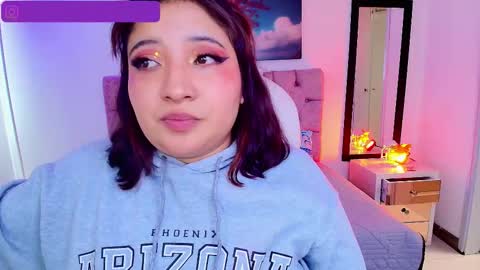 Snapshot of emma_monserratt chatting on September 17, 2025, 7:37 pm Emma Monserratt online show from September 17, 2025, 7:37 pm