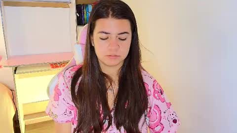 Snapshot of emma_naa chatting on July 15, 2026, 11:04 am Emma online show from July 15, 2026, 11:04 am