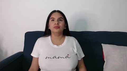 emma_saens online show from November 19, 2025, 9:20 am