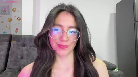 Snapshot of emma_sandovaal chatting on January 21, 2025, 2:22 am Emma online show from January 21, 2025, 2:22 am