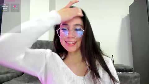 Snapshot of emma_sandovaal chatting on December 2, 2025, 4:18 am Emma online show from December 2, 2025, 4:18 am