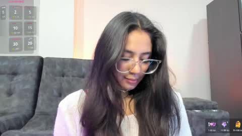 Snapshot of emma_sandovaal chatting on May 8, 2026, 4:29 am Emma online show from May 8, 2026, 4:29 am