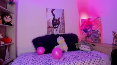 EMMA  online show from November 26, 2025, 5:36 pm