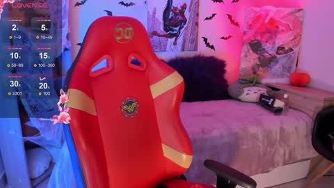 EMMA  online show from October 28, 2025, 7:05 pm