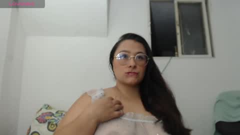 Snapshot of emma_sswan1 chatting on June 7, 2026, 2:37 am emma_sswan1 online show from June 7, 2026, 2:37 am