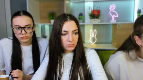 emma_swee online show from February 26, 2026, 6:45 am