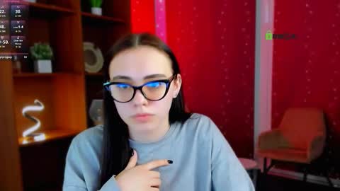 emma_swee online show from March 5, 2026, 6:42 am