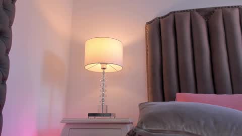 Ema online show from March 8, 2025, 3:02 pm