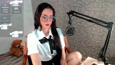 Emma  online show from August 4, 2026, 2:48 am