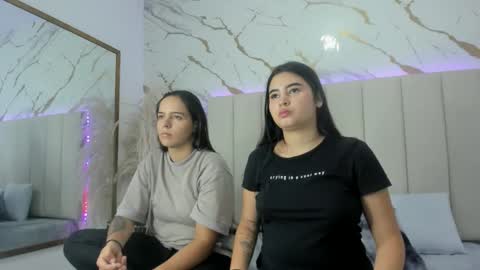 emma_whitee_ online show from November 30, 2025, 12:31 pm