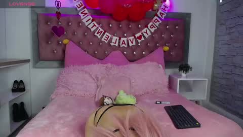 Snapshot of emma_wilder chatting on February 8, 2025, 9:04 pm neko online show from February 8, 2025, 9:04 pm