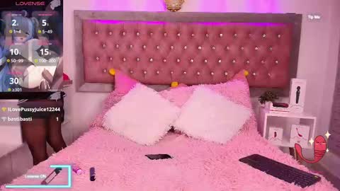 Snapshot of emma_wilder chatting on March 10, 2025, 8:45 pm neko online show from March 10, 2025, 8:45 pm
