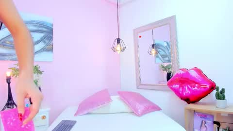 Emma  online show from February 4, 2026, 8:58 pm