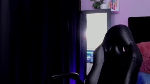 Emma  online show from January 8, 2026, 9:28 pm