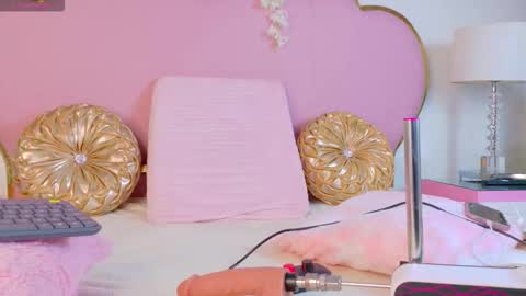 Welcome Im yosein  Your love is my passion activate it with your tips and enjoy with me online show from October 24, 2025, 10:39 pm