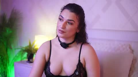  Emma  online show from April 1, 2026, 7:33 pm