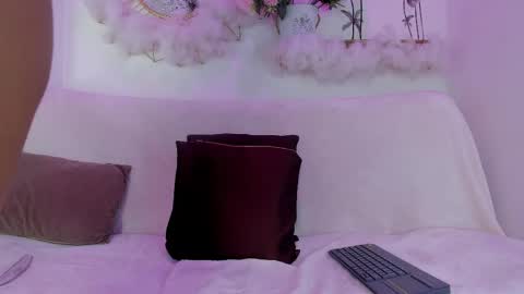 Emma Duque online show from April 18, 2026, 9:26 pm