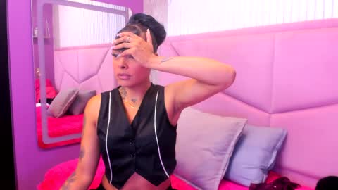 emmaebony_ online show from April 25, 2026, 10:18 am