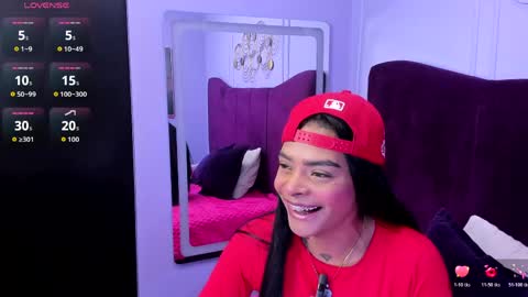 Snapshot of emmaebony_ chatting on April 27, 2026, 12:58 pm emmaebony_ online show from April 27, 2026, 12:58 pm
