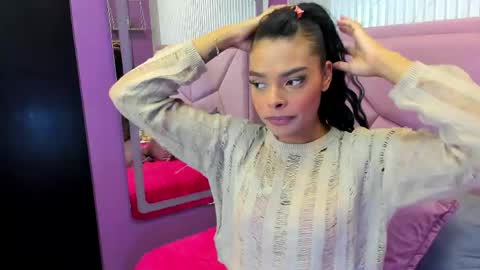 Snapshot of emmaebony_ chatting on June 9, 2026, 11:44 am emmaebony_ online show from June 9, 2026, 11:44 am