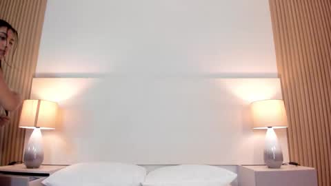 emmaespencer  online show from March 14, 2026, 11:15 am