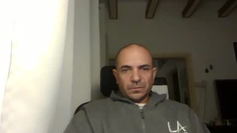 Snapshot of emmagold123 chatting on December 18, 2024, 3:47 am Ariel online show from December 18, 2024, 3:47 am