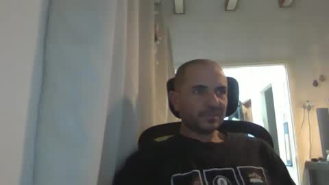 Snapshot of emmagold123 chatting on February 18, 2025, 8:25 pm Ariel online show from February 18, 2025, 8:25 pm