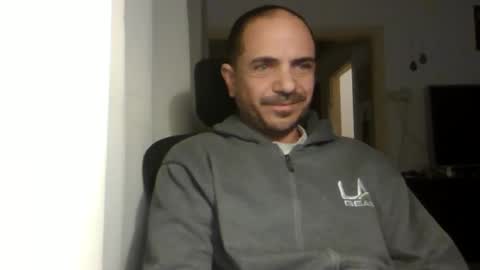 Snapshot of emmagold123 chatting on March 10, 2025, 4:07 am Ariel online show from March 10, 2025, 4:07 am