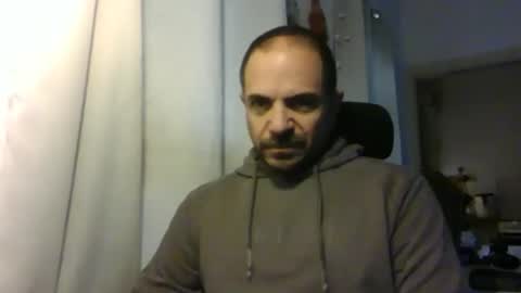 Snapshot of emmagold123 chatting on April 3, 2026, 4:43 am Ariel online show from April 3, 2026, 4:43 am