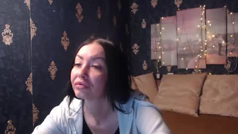 EmmaGoldX online show from November 17, 2025, 7:58 am