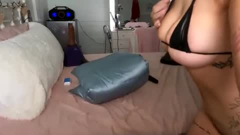 emmagray01 online show from January 31, 2025, 4:27 pm