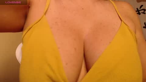 Andrea online show from April 14, 2026, 10:10 am