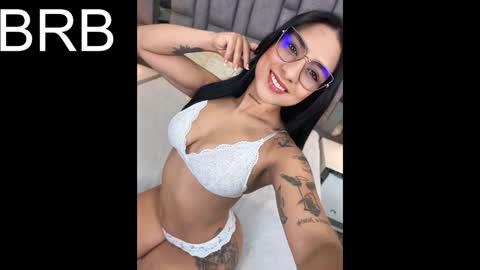 Snapshot of emmahill1 chatting on January 23, 2025, 1:19 am EMMA HILL online show from January 23, 2025, 1:19 am