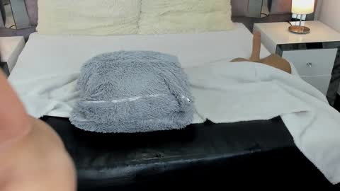 Snapshot of emmahill1 chatting on February 8, 2025, 6:44 pm EMMA HILL online show from February 8, 2025, 6:44 pm