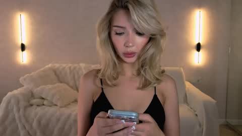 Emma online show from May 5, 2026, 3:14 am