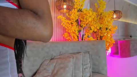 emmalove01 online show from April 16, 2026, 3:18 am