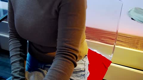 Emma Mavis online show from December 13, 2024, 8:09 am