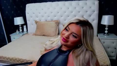 Emma Mavis online show from February 9, 2025, 1:56 pm