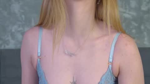 Snapshot of emmanaughtiness chatting on December 1, 2024, 6:30 pm EmmaNaughtiness online show from December 1, 2024, 6:30 pm