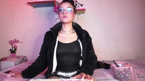 Emmantho online show from May 12, 2026, 2:52 am