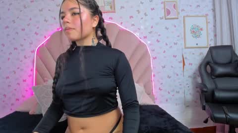 Snapshot of emmarosse_02 chatting on January 29, 2025, 12:24 pm emmarosse_02 online show from January 29, 2025, 12:24 pm