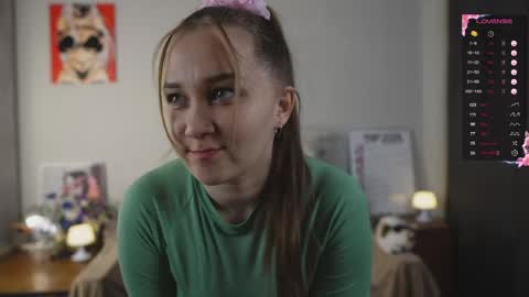 Mia online show from April 16, 2026, 7:58 pm