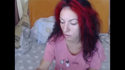 Snapshot of emmatoo95 chatting on September 11, 2025, 8:03 am Emmatoo online show from September 11, 2025, 8:03 am