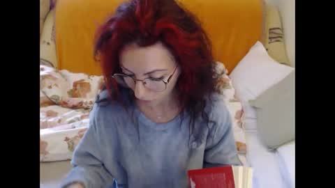 Snapshot of emmatoo95 chatting on October 3, 2025, 8:55 am Emmatoo online show from October 3, 2025, 8:55 am