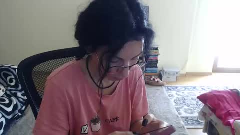Snapshot of emmatoo95 chatting on October 16, 2025, 9:32 am Emmatoo online show from October 16, 2025, 9:32 am