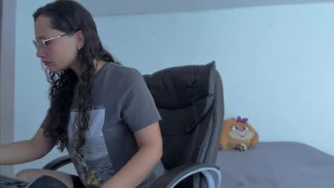 Emma Torres online show from December 19, 2024, 10:00 pm